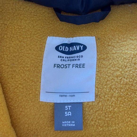 NWT Old Navy puffy vest for toddler - Picture 2 of 5